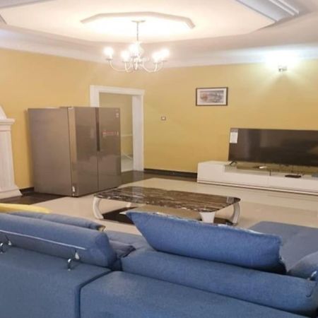 A Stunning 3 Bedroom Apartment In Okitipupa -6 Ppl Dış mekan fotoğraf