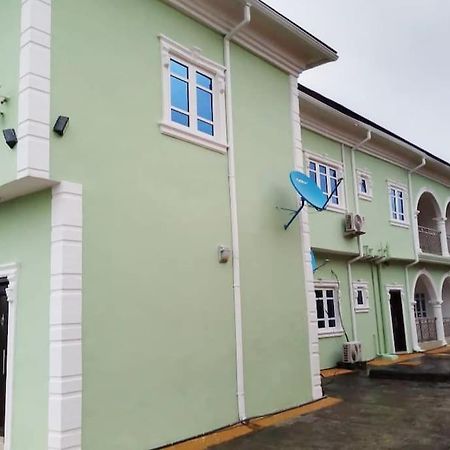 A Stunning 3 Bedroom Apartment In Okitipupa -6 Ppl Dış mekan fotoğraf